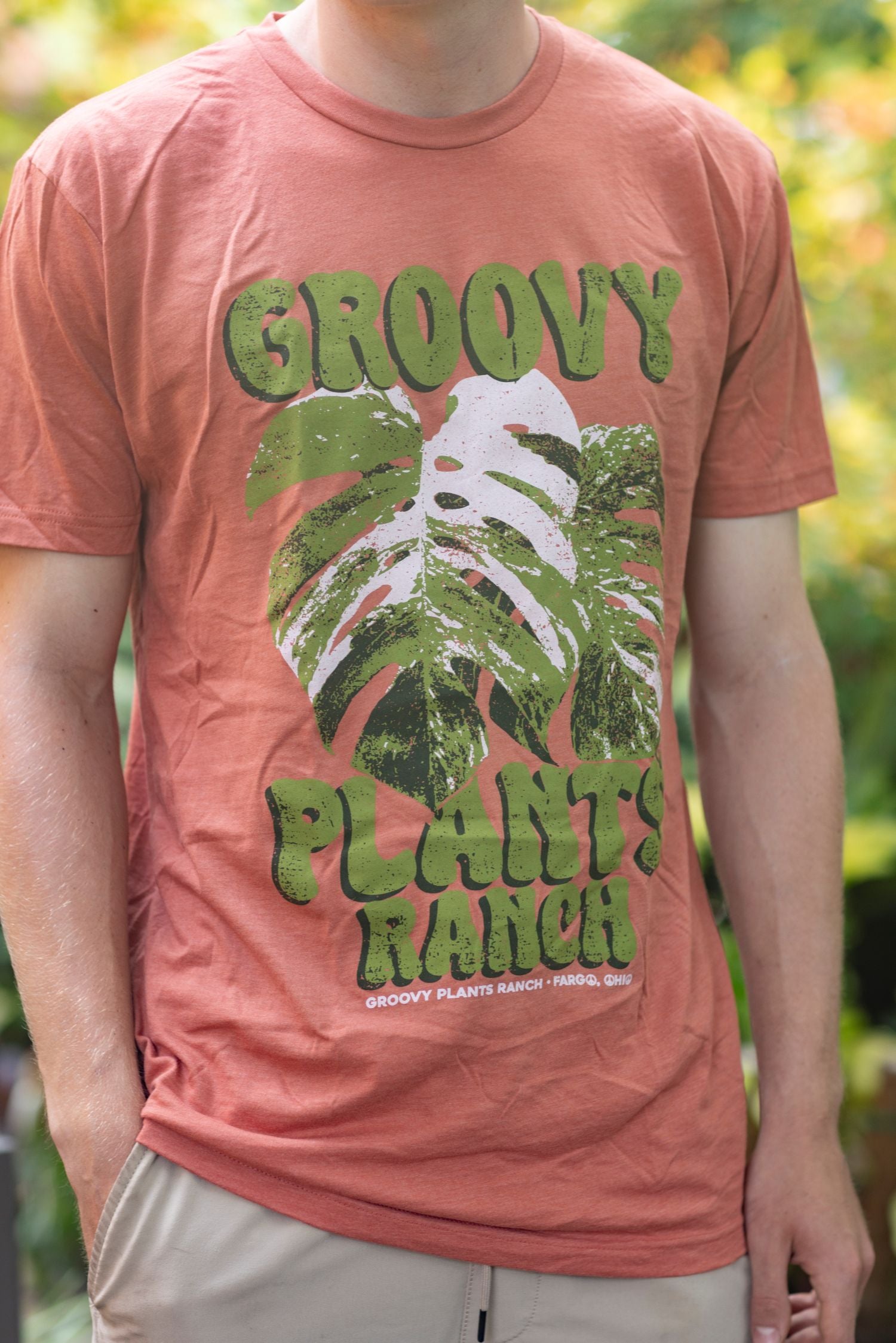 Groovy T-Shirt | Monstera- Pink